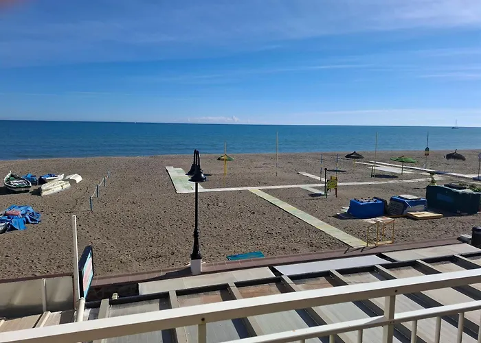 Appartement En Primera Linea De Playa De La Carihuela Torremolinos