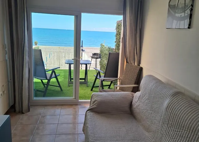 En Primera Linea De Playa De La Carihuela